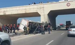 Bursa'da köprü ayağına çarpan kamyonun sürücüsü hayatını kaybetti