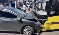 Bursa'da yolcu otobüsü ile otomobilin çarpıştığı kazada 6 kişi yaralandı