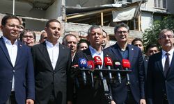 CHP Genel Başkanı Özel, 6,1 büyüklüğünde depremin yaşandığı Sındırgı'da konuştu: