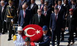 Cumhurbaşkanı Erdoğan başkanlığındaki devlet erkanı Anıtkabir'i ziyaret etti