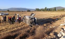 Denizli'de devrilen hafif ticari araçtaki 6 kişi yaralandı