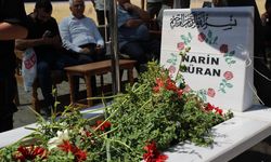 Diyarbakır'da geçen yıl öldürülen Narin Güran kabri başında anıldı