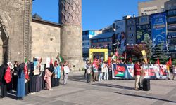 Erzurum'da sağlık çalışanları Gazze için yürüyüşlerini 93. haftada da sürdürdü