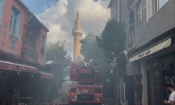 Fatih'te tarihi hamam çıkan yangında hasar gördü