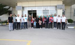 Finlandiya'dan madalyayla dönen milli atlet Edibe Yağız, Van'da çiçeklerle karşılandı