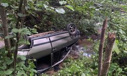 Giresun'da otomobilin dere yatağına devrildiği kazada 3 kişi yaralandı