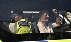 GÜNCELLEME - İngiltere'de yasaklı "Palestine Action" grubuna destek eyleminde 200 kişi gözaltına alındı
