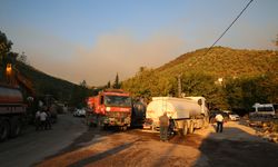 Hatay'da dün çıkan orman yangınına müdahale ediliyor