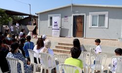 Hatay'da Ülkem Okuyor Derneğince yaptırılan ev, depremzede aileye verildi