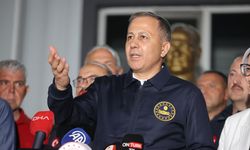 İçişleri Bakanı Yerlikaya, 6,1 büyüklüğünde depremin yaşandığı Sındırgı'da açıklama yaptı: