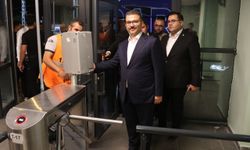 Iğdır Valisi Turan, protokol tribününe elektronik biletle giriş yaparak maçı izledi: