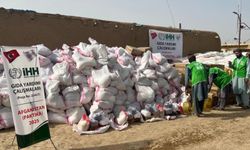 İHH'den Afganistan'da ihtiyaç sahiplerine 1100 gıda paketi yardımı