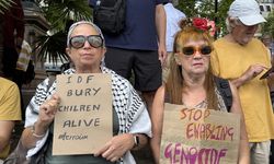 İngiltere'de yasaklı "Palestine Action" grubuna destek eyleminde çok sayıda kişi gözaltına alındı