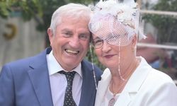 Isparta'da emekli öğretmen çift 50 yıl sonra nikah tazeledi