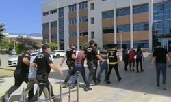 İzmir'de fuhuş operasyonunda 3 şüpheli tutuklandı