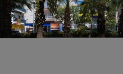 İzmir'de toplanmayan çöpler tepkilere neden oldu