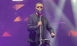 Kahramanmaraş Uluslararası Geleneksel Ağustos Fuarı'nda şarkıcı Mehmet Erdem sahne aldı