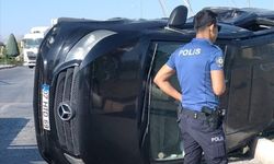 Karaman'da turistleri taşıyan minibüs ile otomobilin çarpıştığı kazada 8 kişi yaralandı