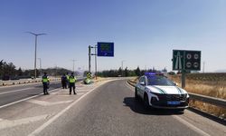 Kırklareli'nde anızda başlayıp ağaçlık alana sıçrayan yangına müdahale ediliyor