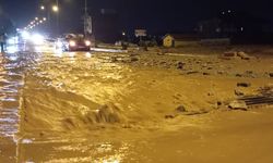 Konya'da etkili olan sağanak sele dönüştü