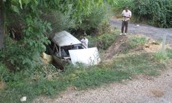 Konya'da kanala düşen otomobildeki 3 kişi yaralandı