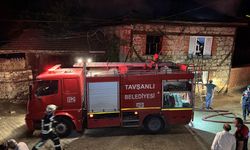 Kütahya'da köyde çıkan yangında 4 ev kullanılamaz hale geldi