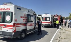 Kütahya'da su kanalına devrilen otomobildeki anne ve kızı kurtarıldı