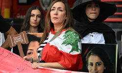 Lübnanlılar, Beyrut Limanı patlamasında hayatını kaybedenleri andı