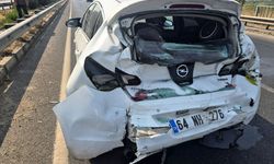 Manisa'da otobüsle otomobilin çarpıştığı kazada 3 kişi yaralandı