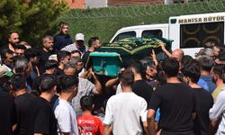 Manisa'da trafik kazasında ölen 2 kuzenin cenazeleri toprağa verildi