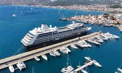 Marmaris'e iki kruvaziyer 930 yolcu getirdi
