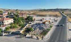 Nevşehir'de doğal sit alanı içerisinde bulunan 2 kaçak yapı yıkıldı