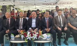 Niğde'de Yaşar Kaplan Kütüphanesi ve Doktor Müzeyyen Toker Kadın Yaşam Merkezi açıldı