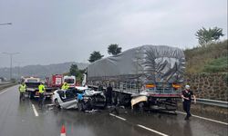 Ordu'da tıra çarpan otomobildeki 1 kişi öldü, 2 kişi yaralandı