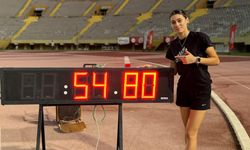 Para atlet Aysel Önder, kadınlar 400 metre dünya rekorunu kırdı