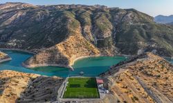 Şırnaklı gençlerin tarladan baraj gölü manzaralı stada uzanan futbol öyküsü