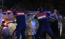 Sivas'ta iki otomobilin çarpışması sonucu 8 kişi yaralandı