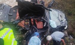Tokat'ta devrilen otomobildeki 2 kişi öldü, 3 kişi yaralandı