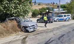 Tokat'ta taksi ile otomobilin çarpıştığı kazada 5 kişi yaralandı