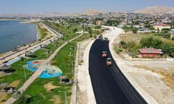 Van Gölü sahil yolunda 3. etap çalışmaları sürüyor