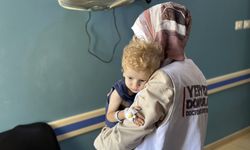 Yeryüzü Doktorlarından Gazze'deki hastanede açlıkla mücadele eden bebeklere mama desteği