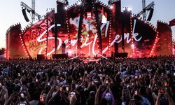 Yıldız Tilbe ve Semicenk, İstanbul Festivali'nde hayranlarıyla buluştu