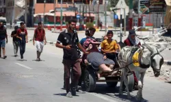 İsrail ordusu Gazze kentinde kara saldırılarını genişleterek Filistinlilere kenti terk etmeleri çağrısı yaptı