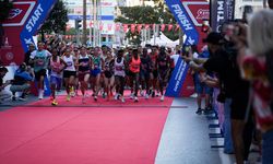 13. Uluslararası 9 Eylül İzmir Yarı Maratonu yapıldı