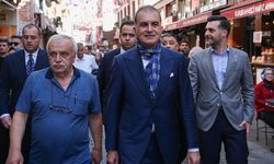AK Parti Sözcüsü Ömer Çelik Üsküdar'da esnafı ziyaret etti