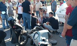 Antalya'da otomobile bağlı bota çarpan motosikletteki 2 kişi yaralandı