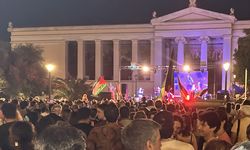 Atina'da, İsrail'in ablukasını kırmak için yola çıkan Küresel Sumud Filosu'na destek konseri
