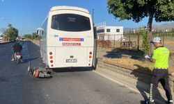 Aydın'da midibüse çarpan elektrikli bisikletteki baba ve kızı yaralandı