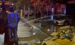 Bahçelievler'de otomobil tamirhanesinde çıkan yangın hasara yol açtı