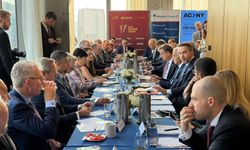 Bakan Bayraktar, ABD'li iş insanlarına yatırım çağrısında bulundu
